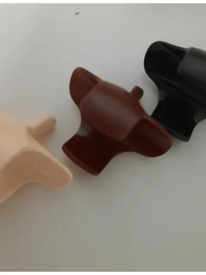 Super Cena AULOS opěrka palce sopránové flétny hnědá